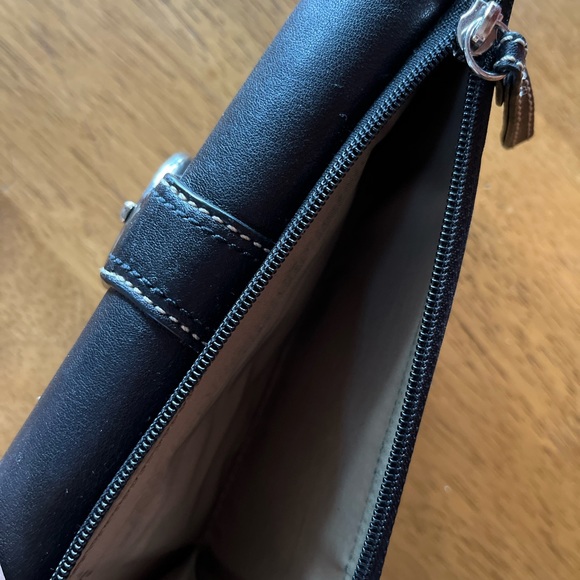 Coach, Genuine leather wallet, black with chrome hardware - Picture 8 of 15